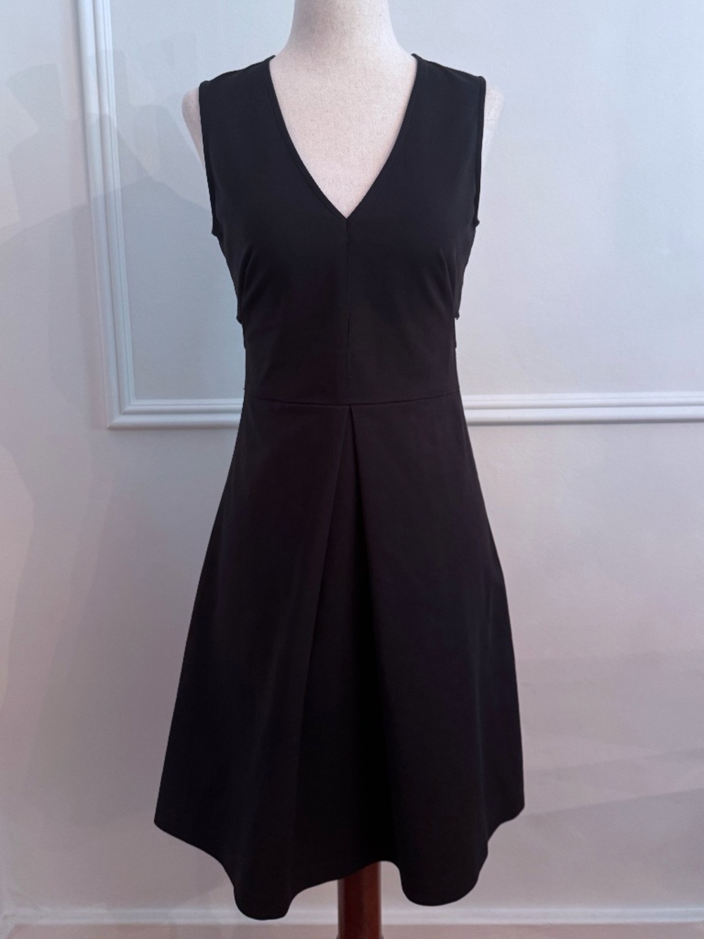 1.STATE Black Sleeveless V-Neck Cutout Back Fit Flare Cocktail Dress Sz 2 XS
